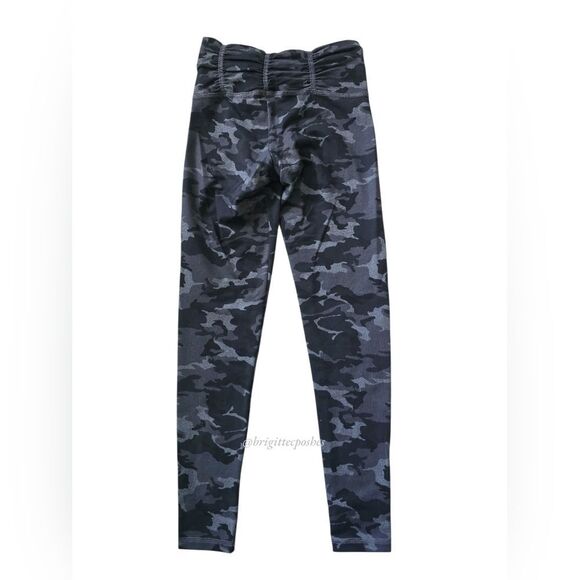 FLYWHEEL Black/Grey Camouflage Legging - Picture 5 of 6